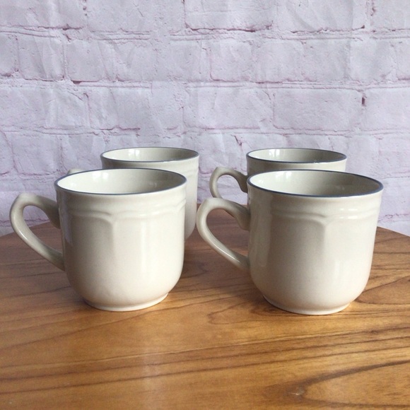 Vintage Stoneware Japan Cream and Blue Dining Mugs - Set of 4 - Picture 3 of 10
